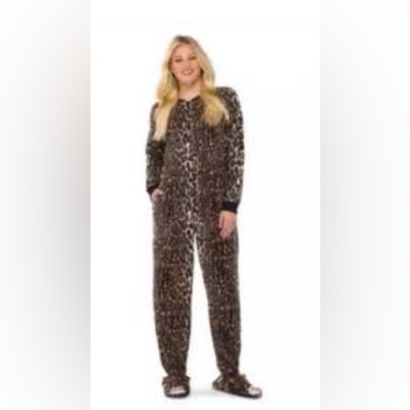 Nick & Nora Leopard Pajama Footie Onesie Women Medium One Piece Animal Print - Picture 2 of 7